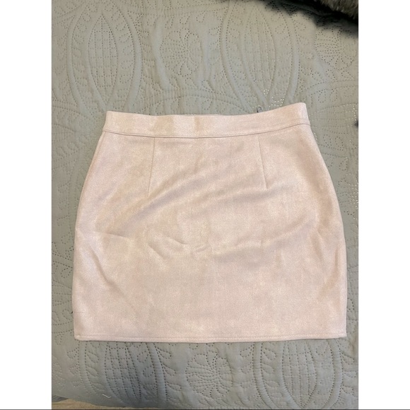 Missguided faux suede mini skirt - Picture 3 of 4